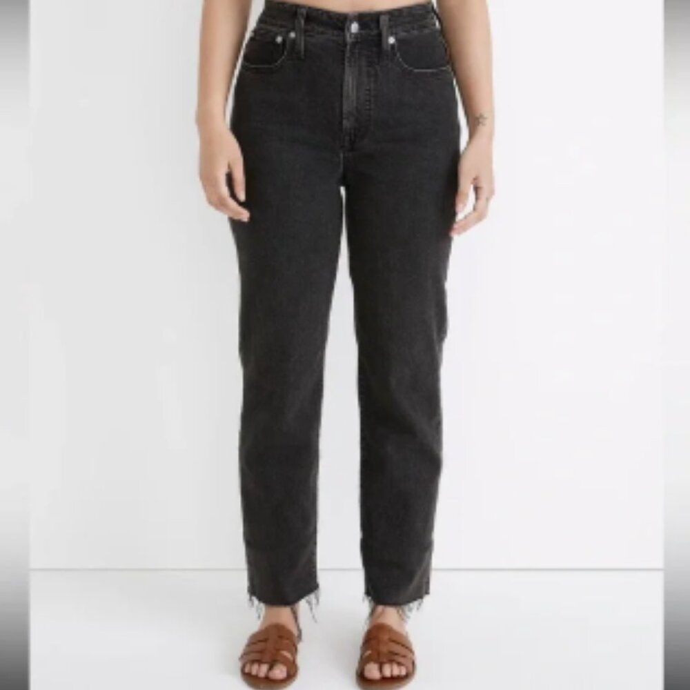 The Curvy Perfect Vintage Straight Jean in Lunar Wash